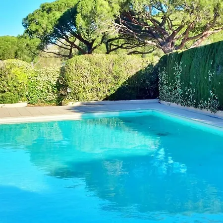 Family House - Quiet - Common Pool - Vakantiehuis Fréjus