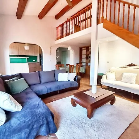 Family House - Quiet - Common Pool -