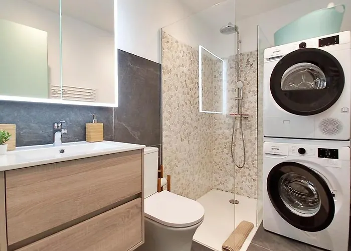 بيت للعطل Family House - Quiet - Common Pool -