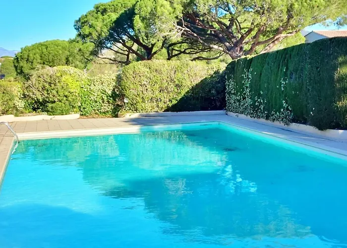 Family House - Quiet - Common Pool - بيت للعطل Fréjus