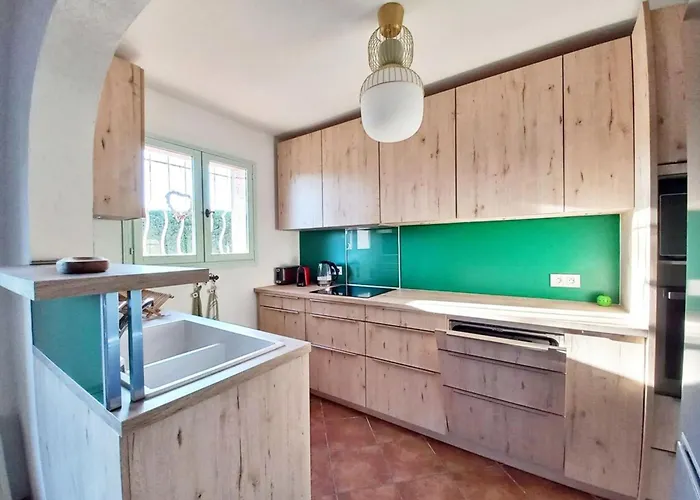 بيت للعطل Family House - Quiet - Common Pool - *