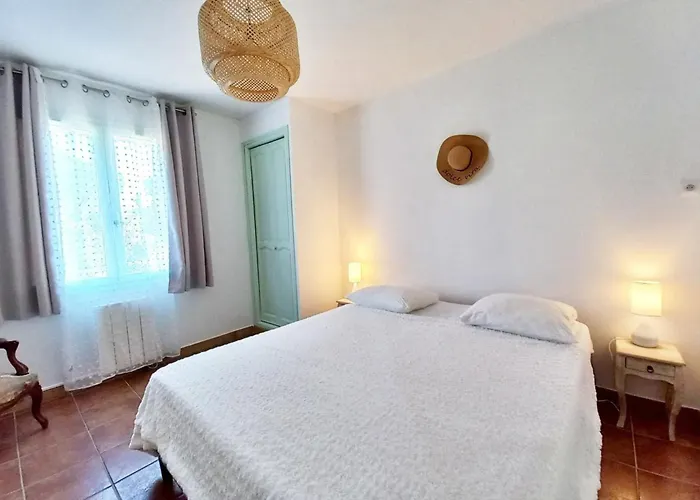 Family House - Quiet - Common Pool - بيت للعطل Fréjus