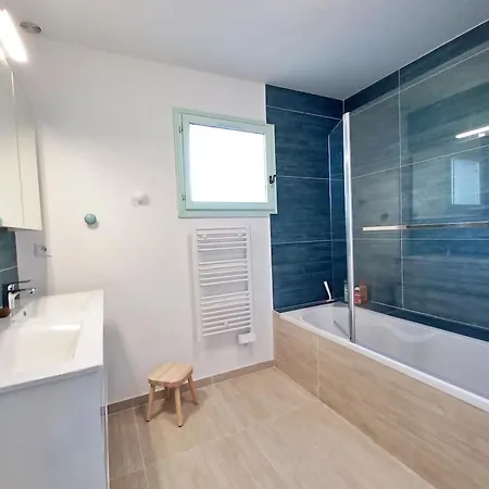 Сasa de vacaciones Family House - Quiet - Common Pool - *